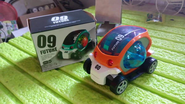 Rotating Stunt Car Toy – 360° Bump & Go Fun | Spark Tots - Image 5